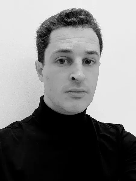 Joel Q. — adulto, Carnet adulti